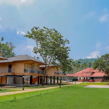 Hotel Sterling Vythiri Wayanad Extérieur photo