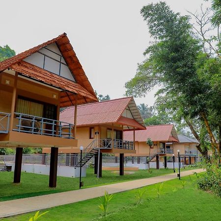 Hotel Sterling Vythiri Wayanad Extérieur photo